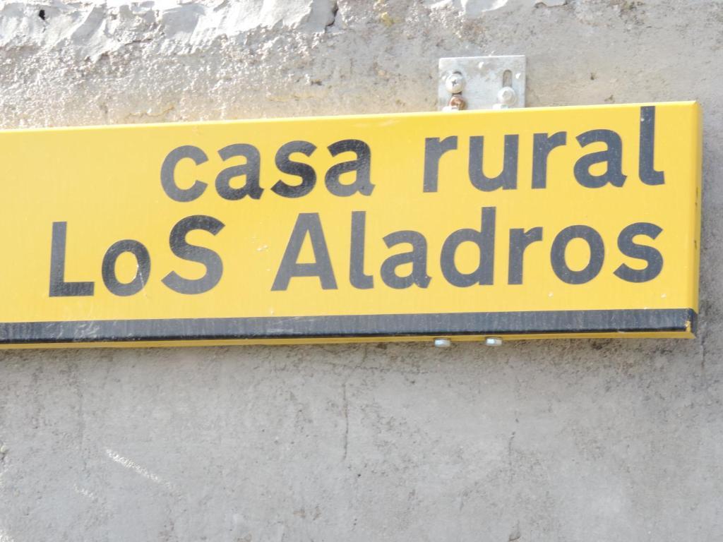 Los Aladros La Puebla De Valverde Bagian luar foto